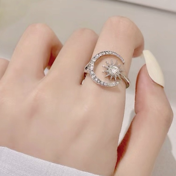 ❣️$25/3❣️ Rhinestones Moon N Star Ring - Picture 3 of 10